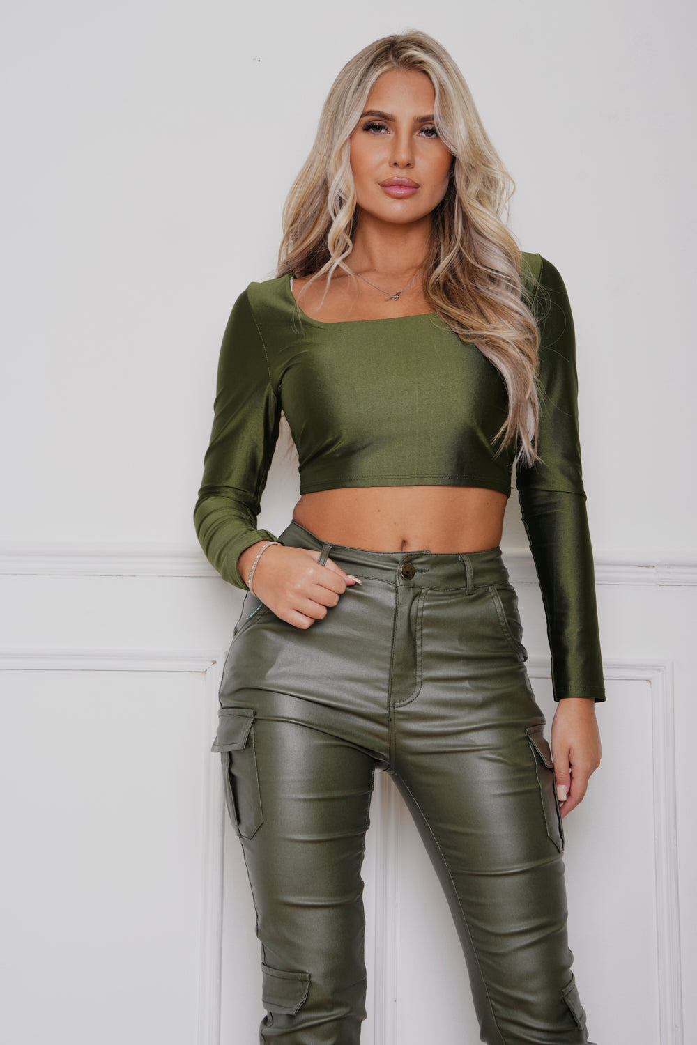 Scooped Neck Long Sleeve Fitted Crop Top Green