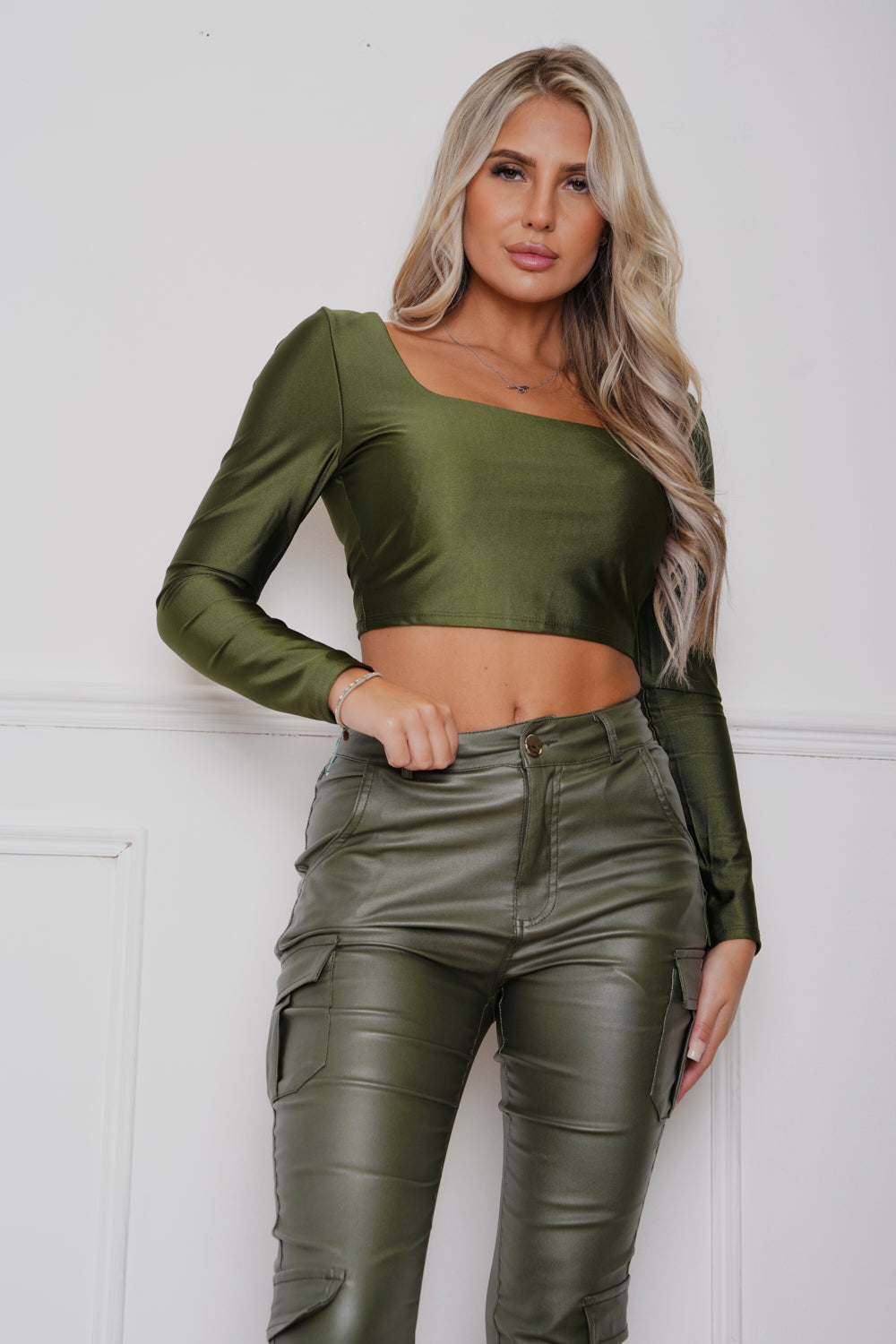 Scooped Neck Long Sleeve Fitted Crop Top Green